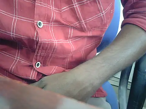 Snapshot of dg1604 chatting on 11-06-25, 07:23 dg1604 online show from 11-06-25, 07:23