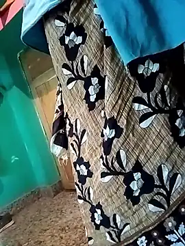 Snapshot of hairipussy2 chatting on 01-14-26, 03:43 hairipussy2 online show from 01-14-26, 03:43