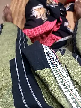 Snapshot of hairipussy2 chatting on 02-25-25, 09:09 hairipussy2 online show from 02-25-25, 09:09