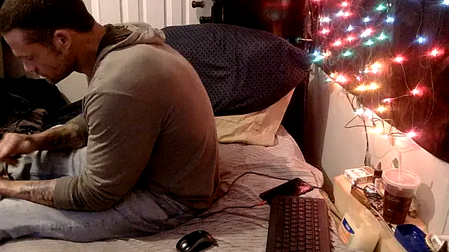 TheOneYouLove69 online show from 01-05-26, 07:39