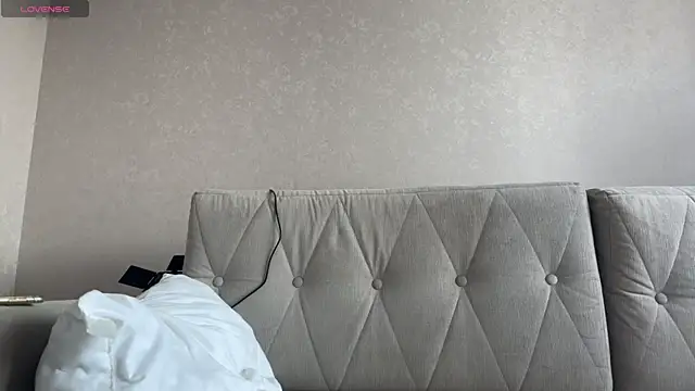 Snapshot of weshycouple chatting on 06-27-26, 03:01 weshycouple online show from 06-27-26, 03:01