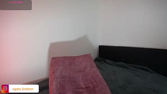 NewAgatha Bolton online show from 11-27-25, 08:53