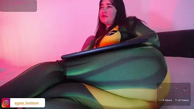 NewAgatha Bolton online show from 11-01-25, 11:42