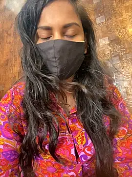 Snapshot of HaaniKaur chatting on 10-31-25, 07:49 HaaniKaur online show from 10-31-25, 07:49