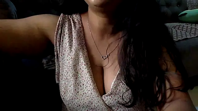 HaaniKaur online show from 06-10-26, 04:46