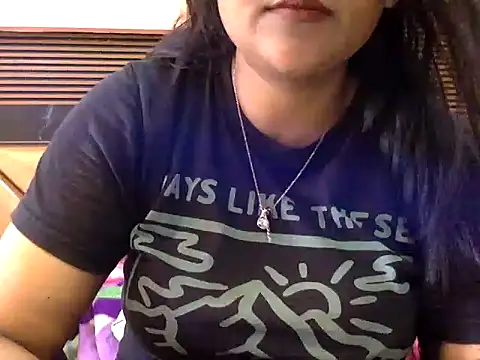 Snapshot of HaaniKaur chatting on 10-13-25, 08:16 HaaniKaur online show from 10-13-25, 08:16