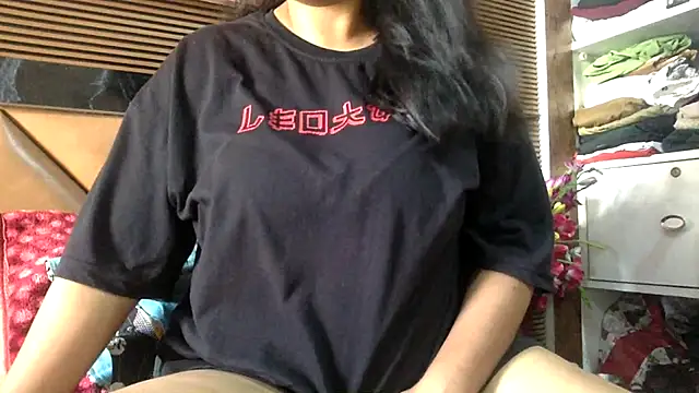 Snapshot of HaaniKaur chatting on 02-06-26, 08:21 HaaniKaur online show from 02-06-26, 08:21