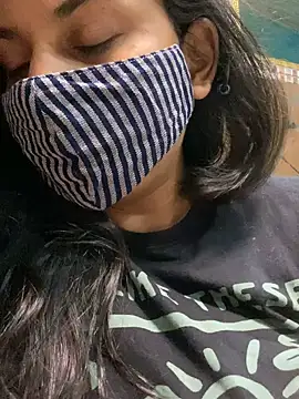 Snapshot of HaaniKaur chatting on 01-10-25, 05:24 HaaniKaur online show from 01-10-25, 05:24