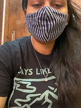 Snapshot of HaaniKaur chatting on 01-15-25, 07:48 HaaniKaur online show from 01-15-25, 07:48