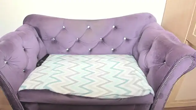 fashiona online show from 10-19-25, 01:25