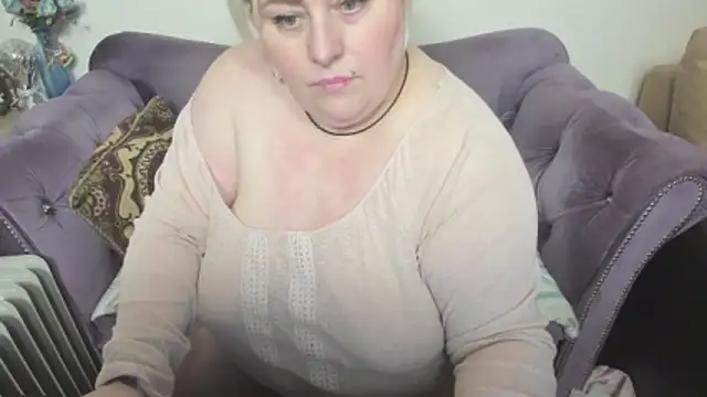 fashiona online show from 12-23-25, 09:30