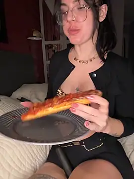 RubyLunaa online show from 11-16-25, 03:28