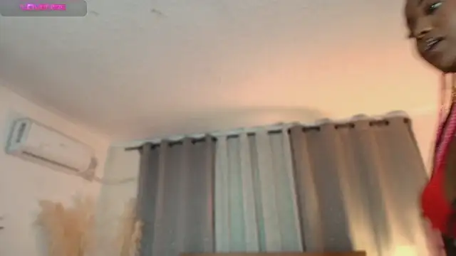 Snapshot of Isaa_Coleman_ chatting on 09-28-25, 08:49 Isaa Coleman  online show from 09-28-25, 08:49
