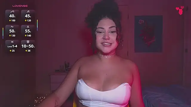 Snapshot of ann4montez_ chatting on 02-14-25, 03:43 ann4montez  online show from 02-14-25, 03:43