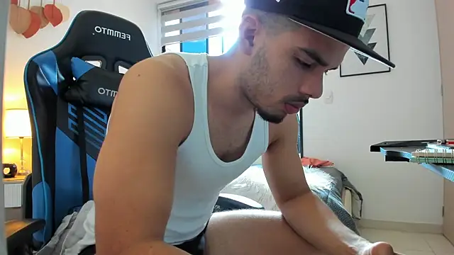 mateoleonee online show from 10-22-25, 04:17