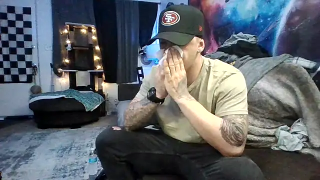 Snapshot of Antoniothedon chatting on 12-13-24, 06:42 Antoniothedon online show from 12-13-24, 06:42