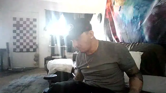 Snapshot of Antoniothedon chatting on 12-15-24, 08:25 Antoniothedon online show from 12-15-24, 08:25