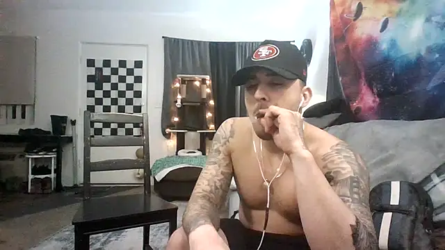 Snapshot of Antoniothedon chatting on 12-15-24, 03:34 Antoniothedon online show from 12-15-24, 03:34