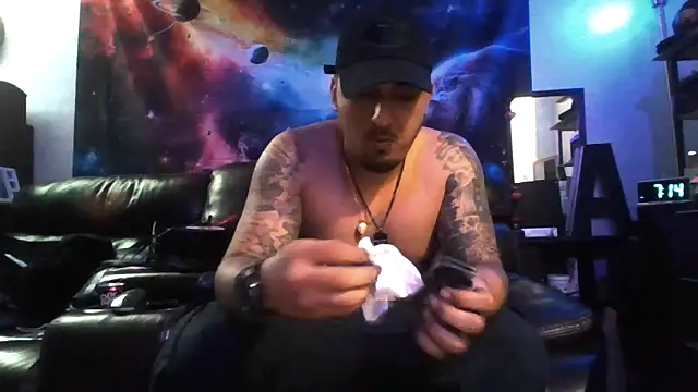 Snapshot of Antoniothedon chatting on 10-24-25, 02:16 Antoniothedon online show from 10-24-25, 02:16