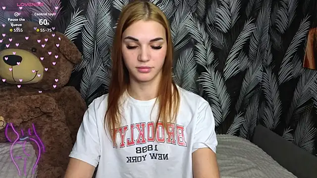 Hellen Moore online show from 10-13-25, 01:18