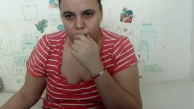 Snapshot of VixenBya chatting on 09-28-25, 07:15 VixenBya online show from 09-28-25, 07:15