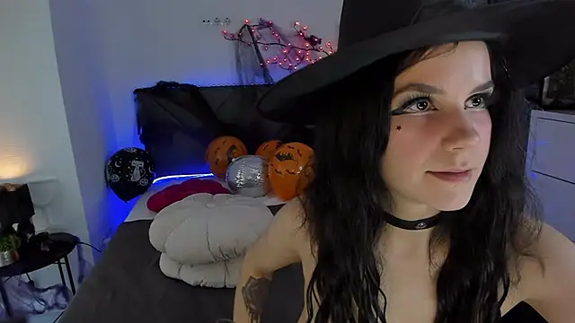 CassieEvans online show from 10-26-25, 06:36