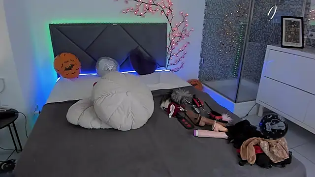 CassieEvans online show from 11-24-25, 06:35