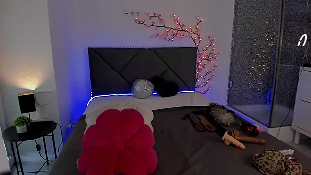 CassieEvans online show from 10-04-25, 05:31