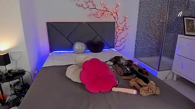 CassieEvans online show from 11-13-25, 06:28