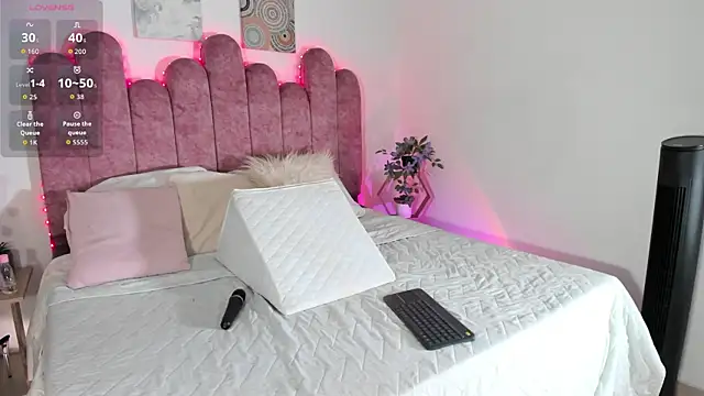 Snapshot of AmberMoss_ chatting on 08-01-26, 06:00 AmberMoss online show from 08-01-26, 06:00