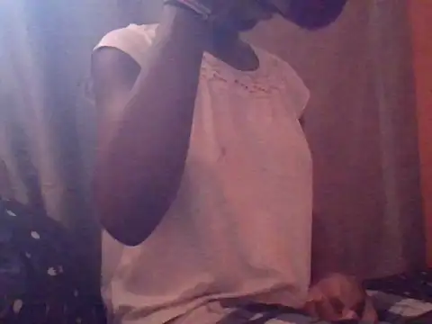 ebonyvalleria1 online show from 04-21-26, 05:47