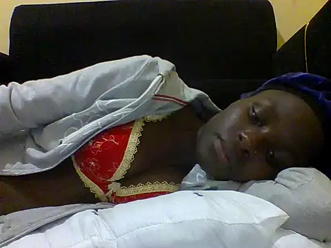 ebonyvalleria1 online show from 10-28-25, 06:51