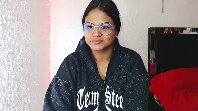 Snapshot of SweetAlmaa chatting on 03-10-25, 09:56 SweetAlmaa online show from 03-10-25, 09:56