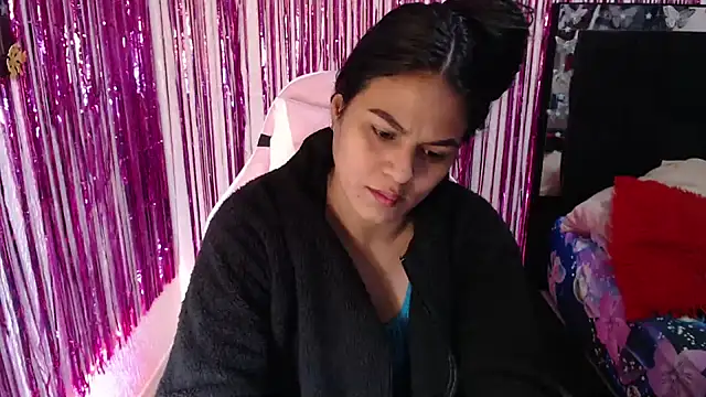 Snapshot of SweetAlmaa chatting on 06-01-26, 10:04 SweetAlmaa online show from 06-01-26, 10:04