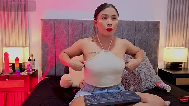 Ema Stone65 online show from 10-27-25, 08:21