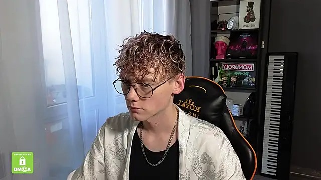 Keytaro online show from 09-21-25, 08:41