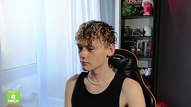 Keytaro online show from 09-27-25, 10:21