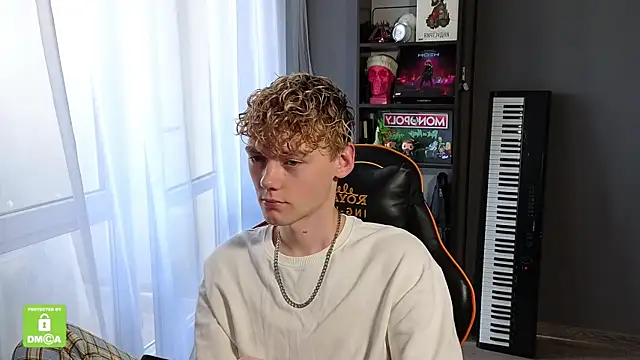 Keytaro online show from 09-19-25, 08:18