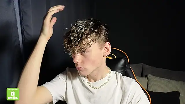 Keytaro online show from 12-22-25, 01:55