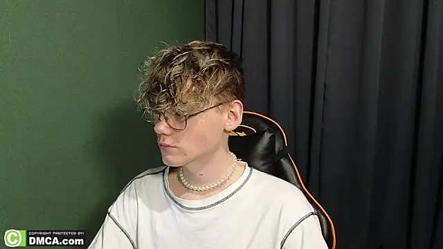 Snapshot of Keytaro chatting on 02-08-26, 05:49 Keytaro online show from 02-08-26, 05:49