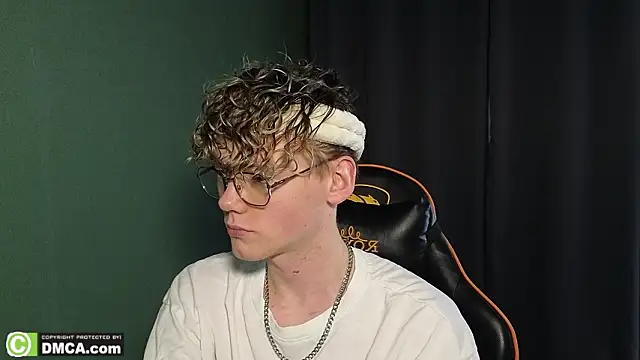 Snapshot of Keytaro chatting on 02-25-26, 08:14 Keytaro online show from 02-25-26, 08:14