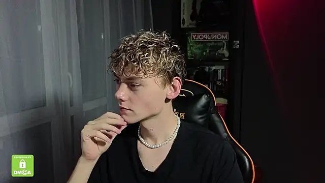 Keytaro online show from 10-13-25, 02:51