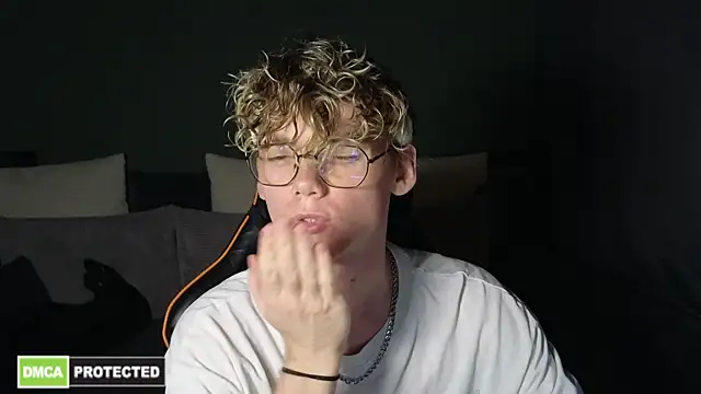 Keytaro online show from 04-14-26, 11:54