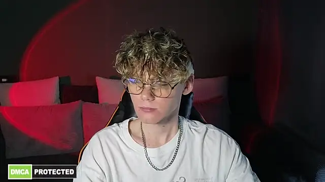 Keytaro online show from 04-15-26, 11:59