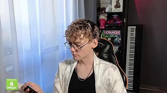 Keytaro online show from 09-22-25, 06:41