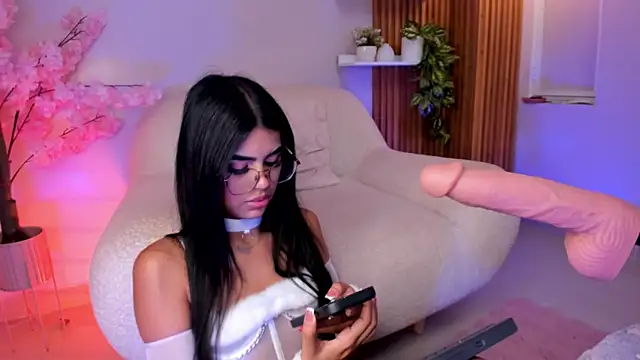 Isa little4u online show from 11-30-25, 05:41