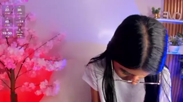 Isa little4u online show from 11-20-25, 03:40