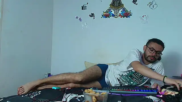 Snapshot of RodriWhite chatting on 05-26-26, 03:37 RodriWhite online show from 05-26-26, 03:37