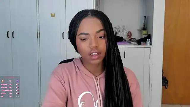 Snapshot of Marce_22 chatting on 09-15-25, 12:55 Marce 22 online show from 09-15-25, 12:55