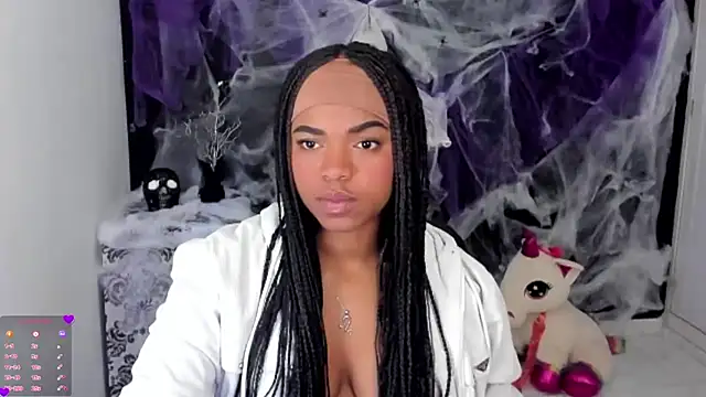 Snapshot of Marce_22 chatting on 10-13-25, 08:43 Marce 22 online show from 10-13-25, 08:43